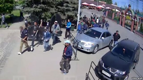После бойни. Суд Москвы арестовал 22 таджиков