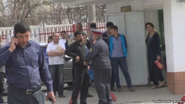 Женщины Калъаи нав просят помощи у Озодаи Рахмон