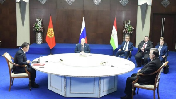 Стали известны итоги встречи Путина с Рахмоном и Жапаровым