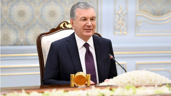 Владимир Путин наградил Шавката Мирзиёева орденом Александра Невского