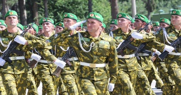 В Таджикистане отмечают 30-ю годовщину образования Пограничных войск