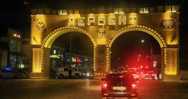 Нападение террористов в Дагестане: убиты священник и охранник синагоги и 8 силовиков